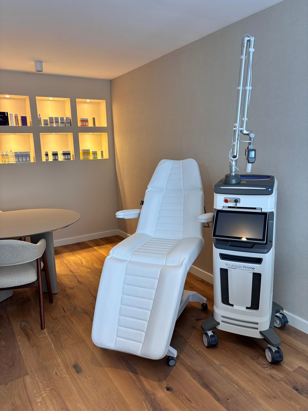 De behandelruimte van NUM Skin Clinic